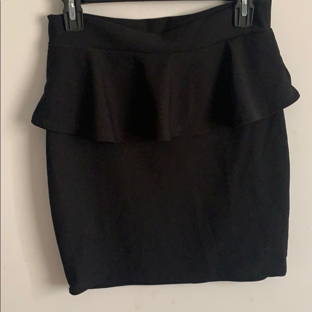 Ruffle Mini Pencil Skirt
